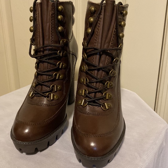 Nine West - Picture 4 of 4